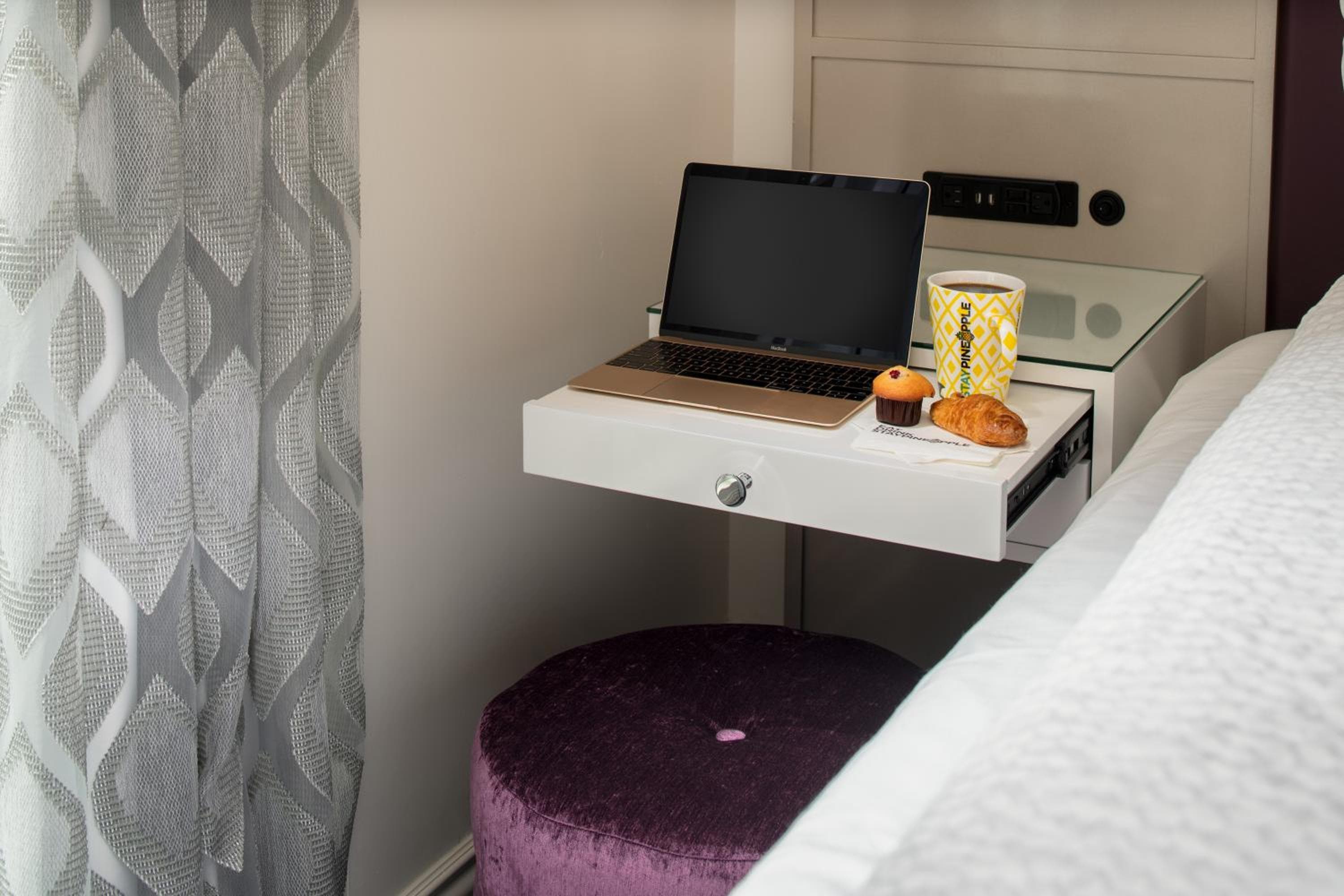 Staypineapple, An Artful Hotel, Midtown New York