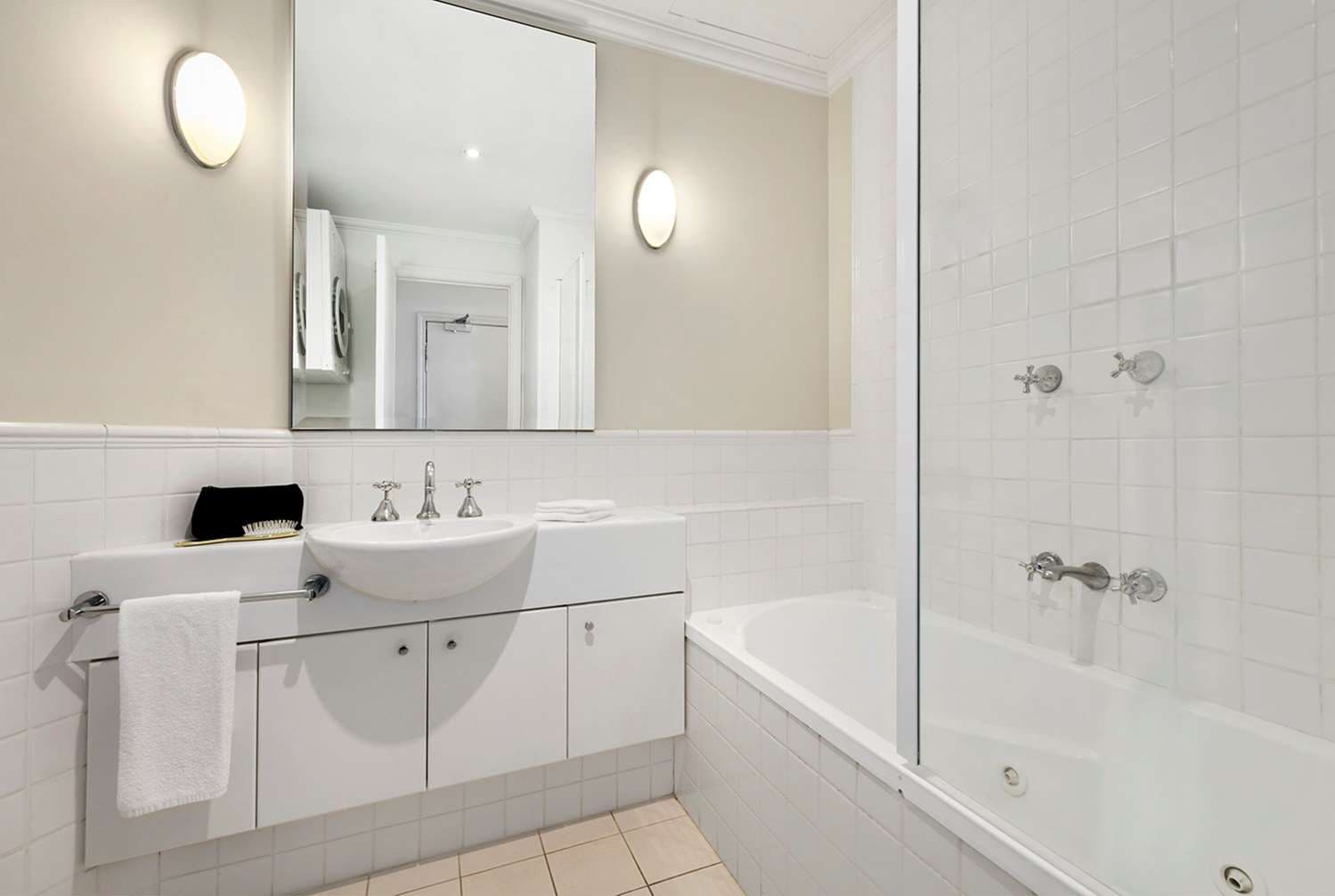 Comfort Apartments Melbourne Central