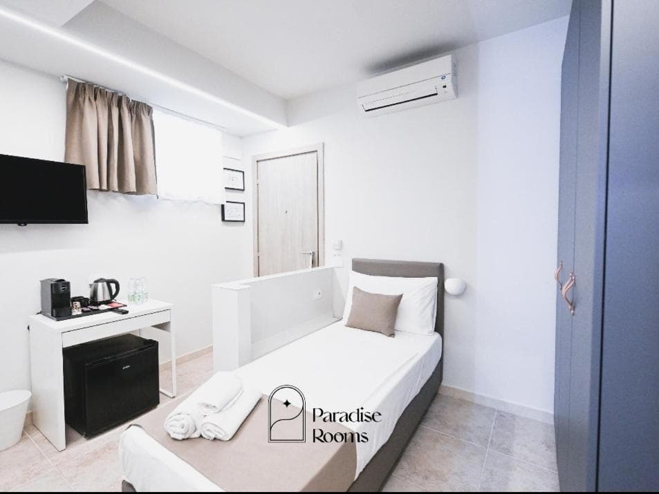 Hotel Paradise Rooms