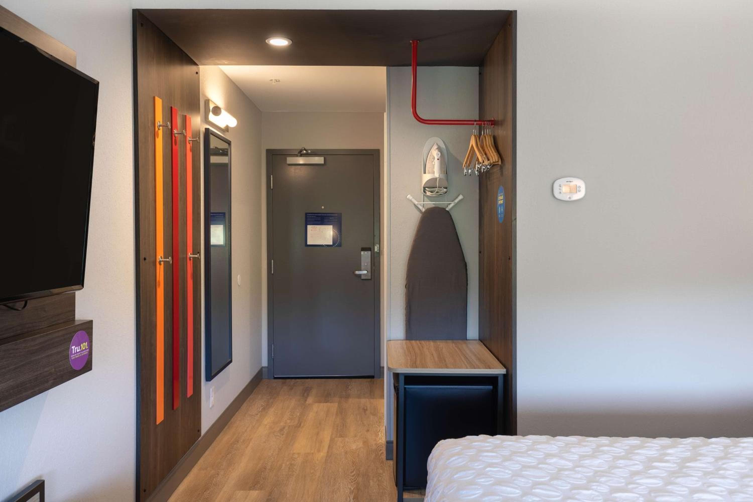 Tru by Hilton Eugene