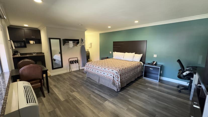 Garden Inn & Suites