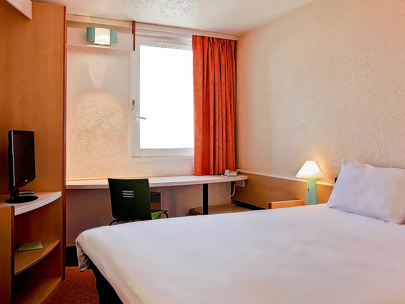 ibis Lyon East Bron