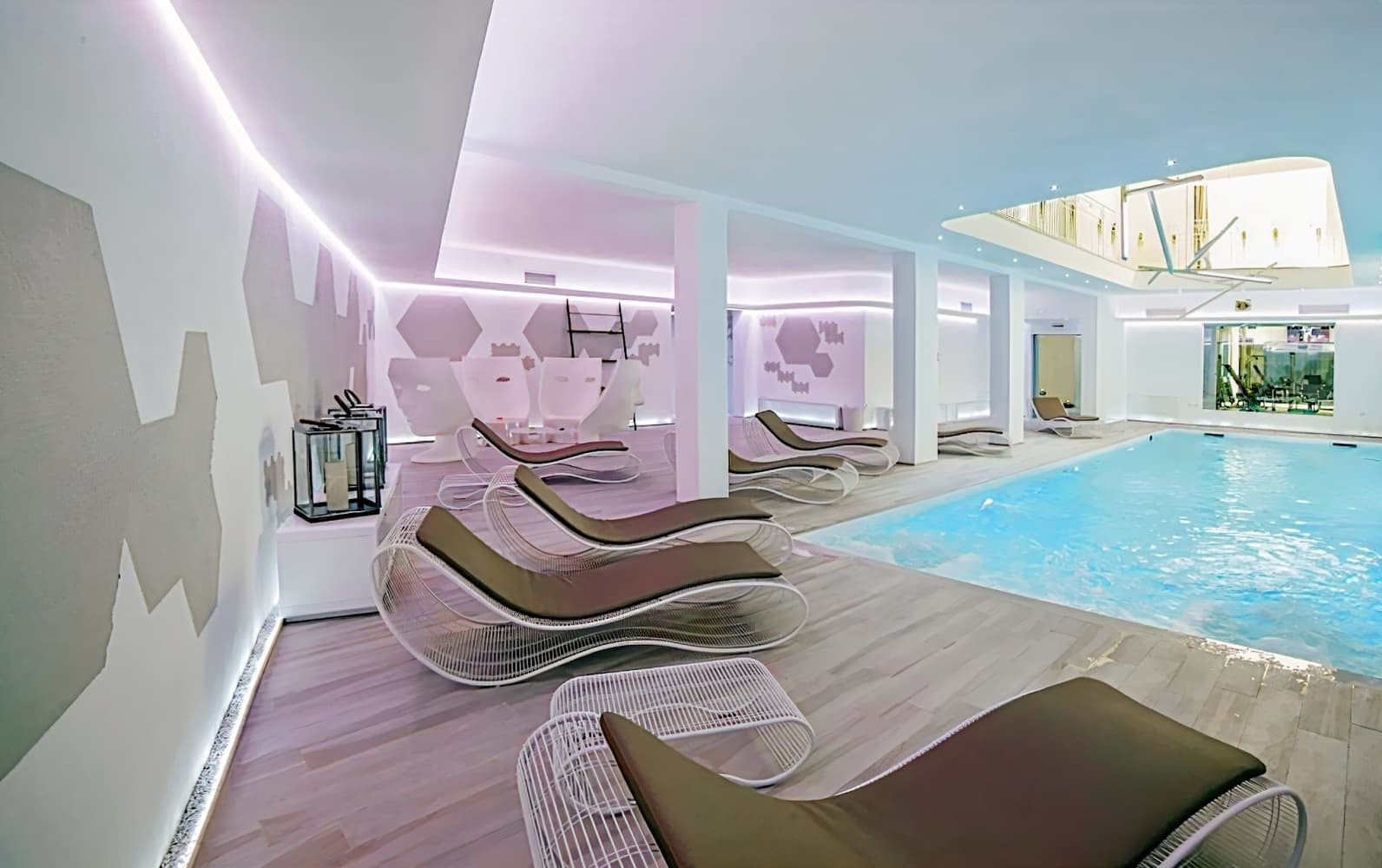 Victoria Palace Hotel