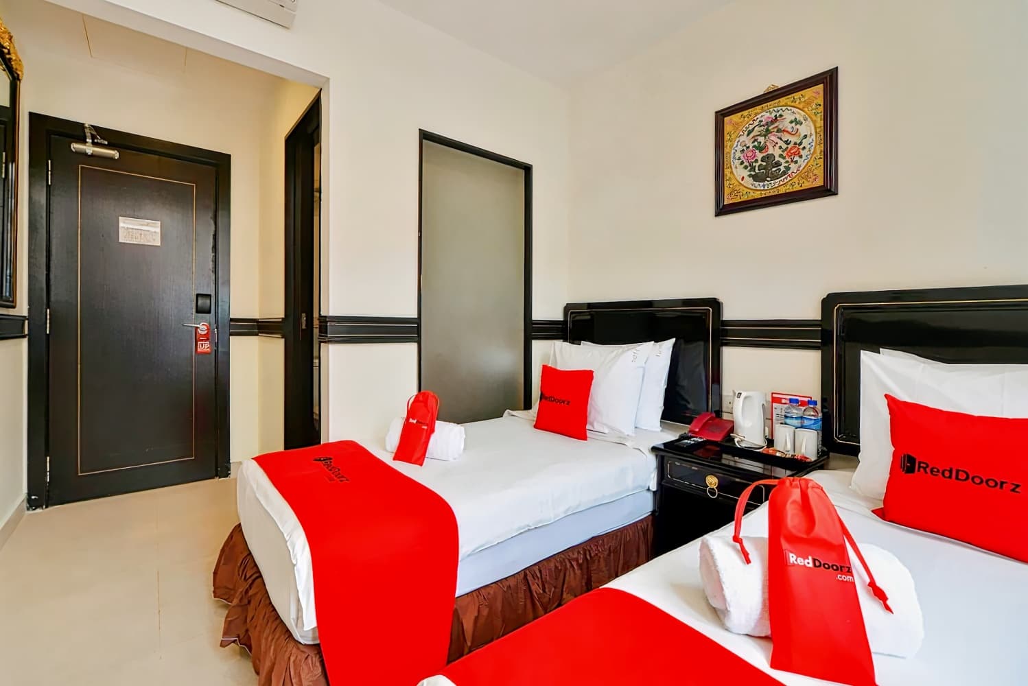 RedDoorz near Marine Parade Central