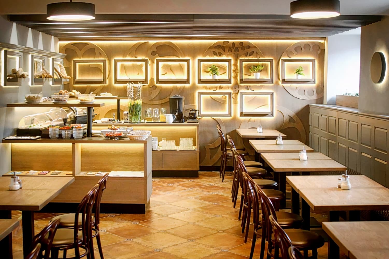 King Charles Boutique Hotel