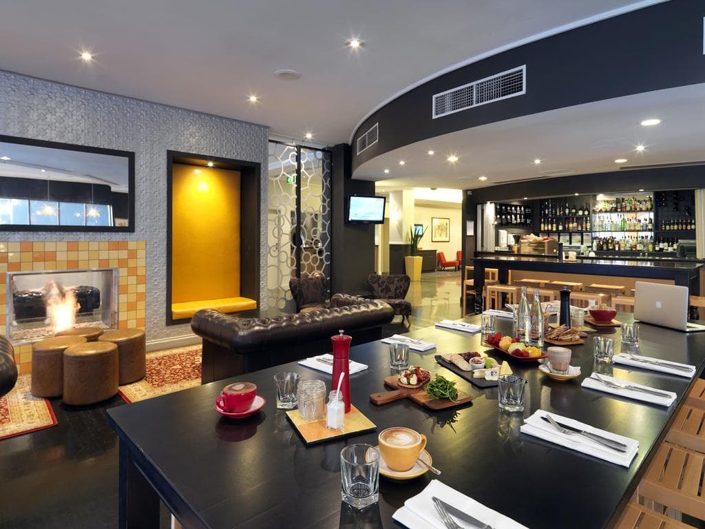 Mantra on Little Bourke