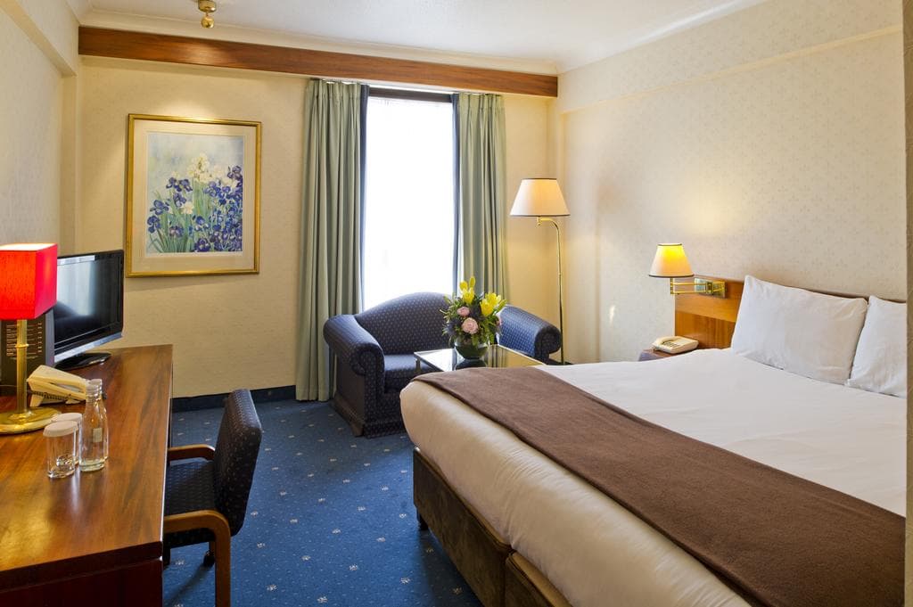 Clarion Croydon Park Hotel