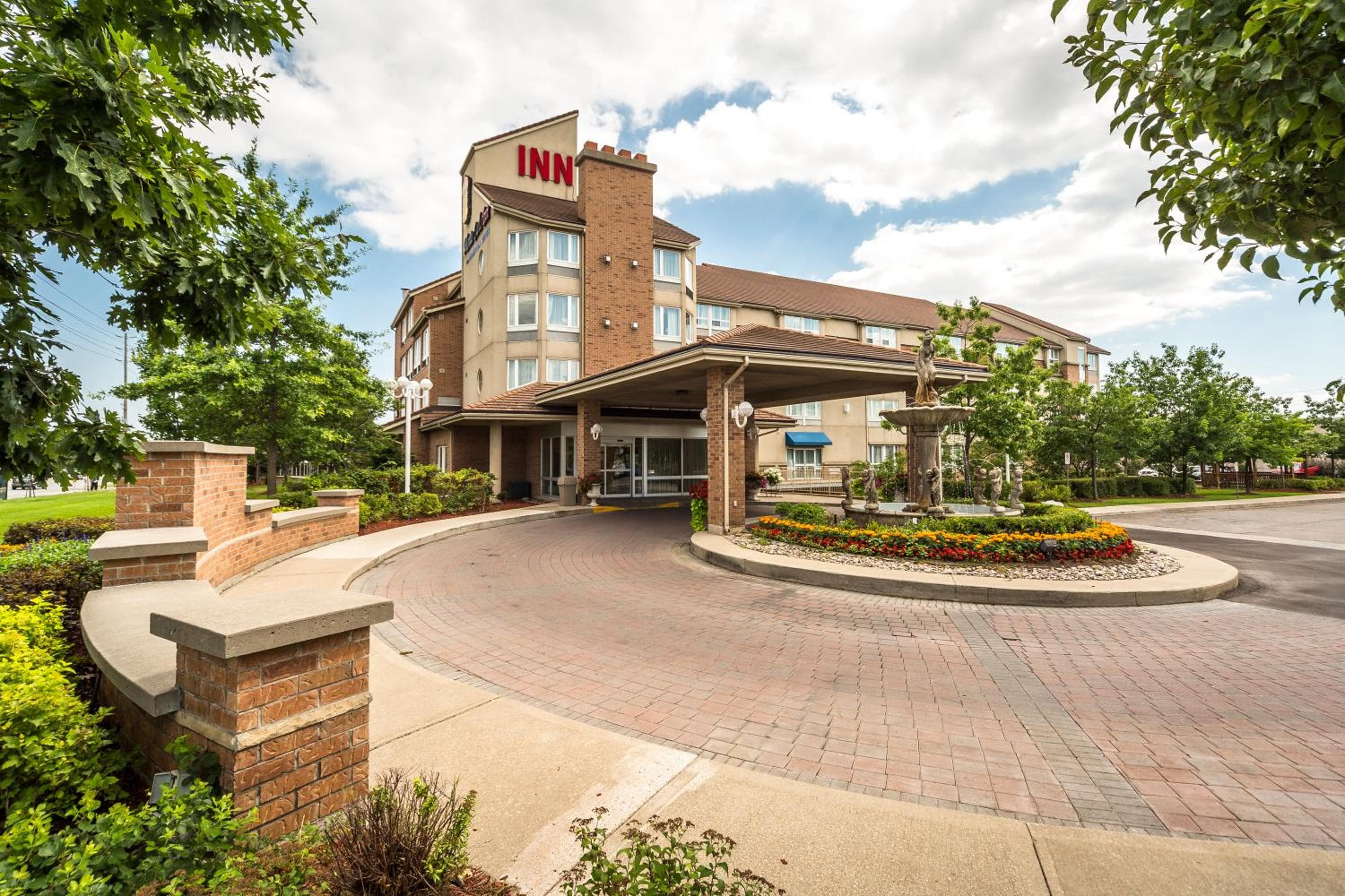 Monte Carlo Inns Brampton Suites