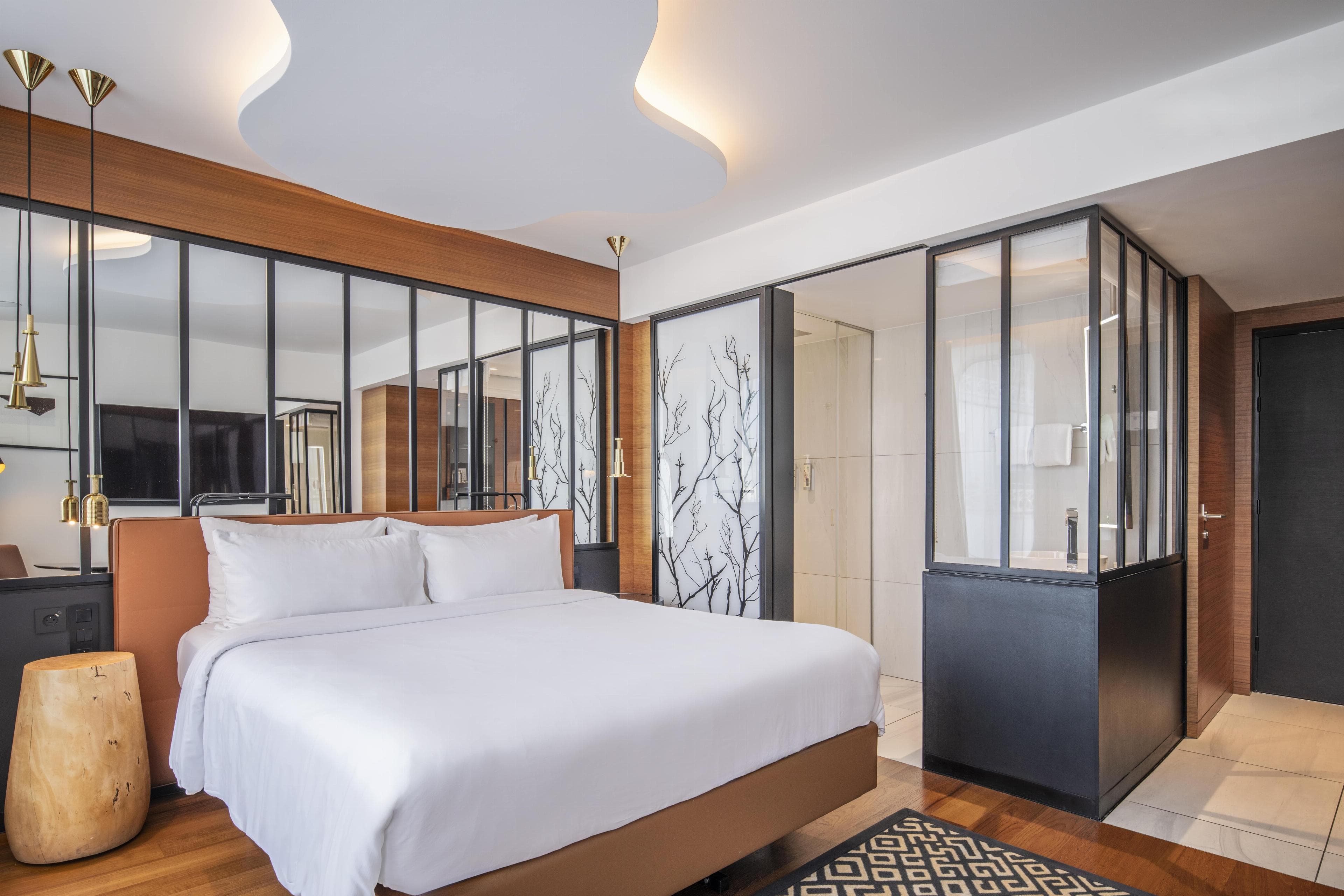 Renaissance Paris République