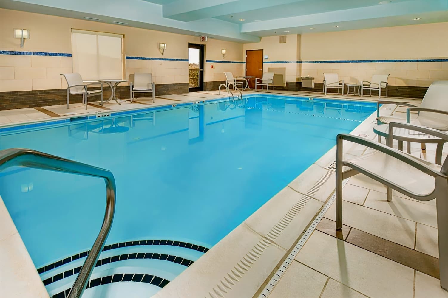 Holiday Inn Express & Suites Columbia - East Elkridge, an IHG Hotel