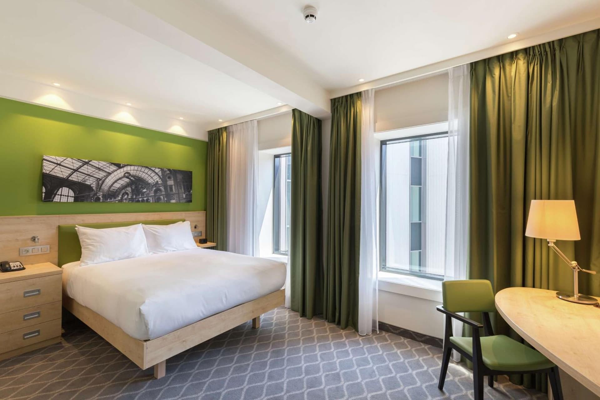 Hampton by Hilton Antwerp Central Station