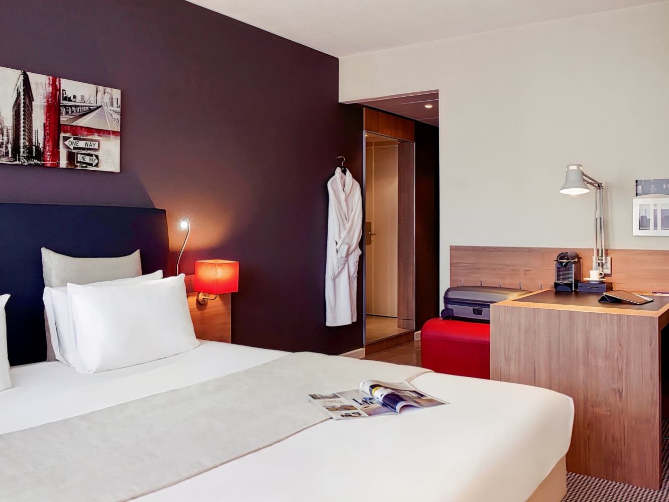 TRIBE Den Haag Centraal