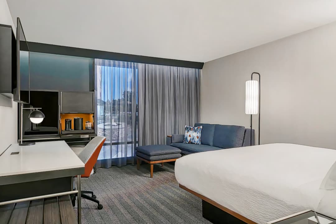 Courtyard by Marriott Charlotte Waverly