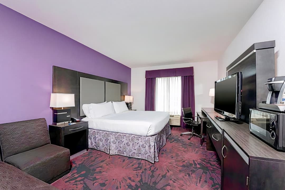 Holiday Inn Express & Suites Columbus - Polaris Parkway