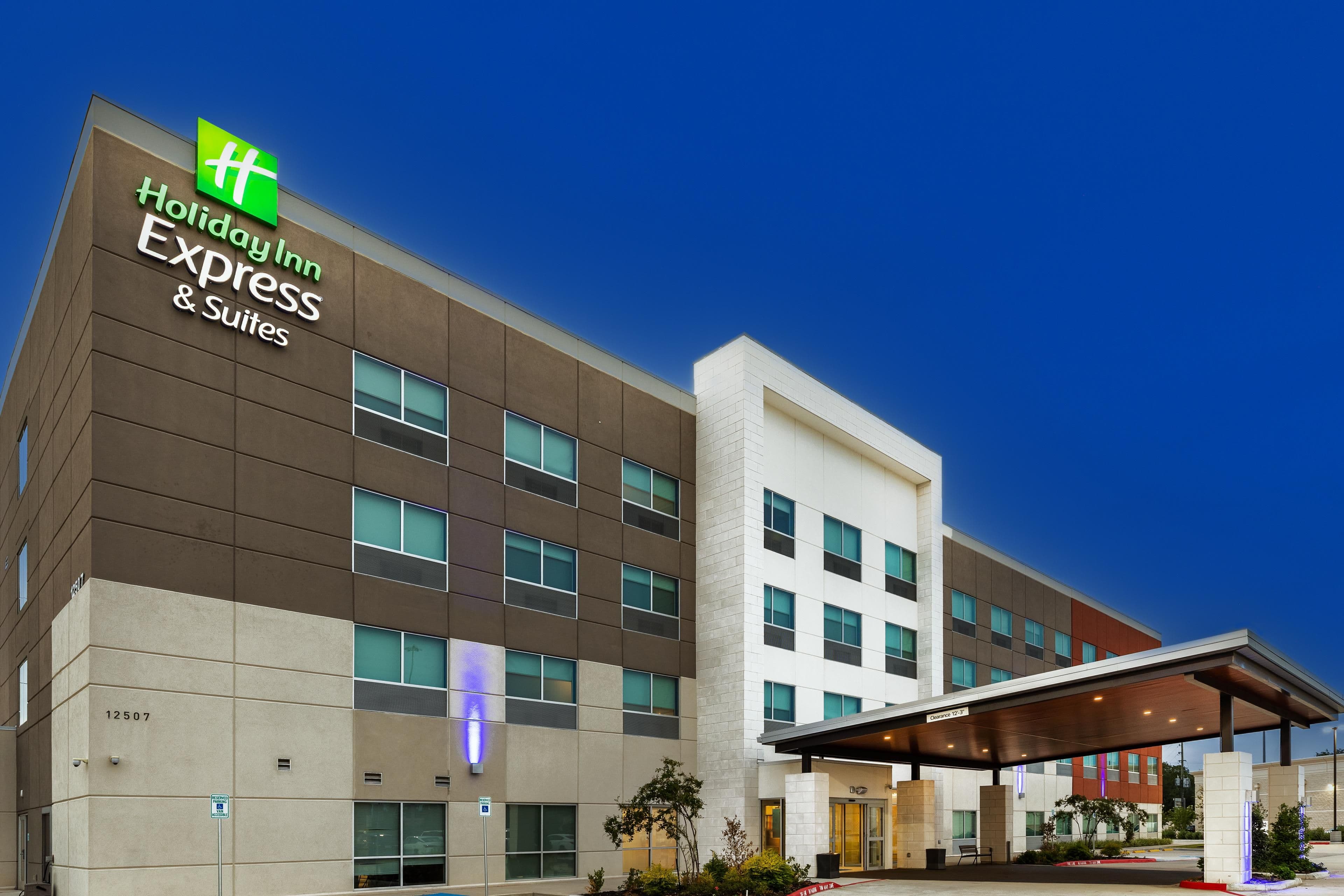 Holiday Inn Express & Suites - Stafford NW - Sugarland, an IHG Hotel