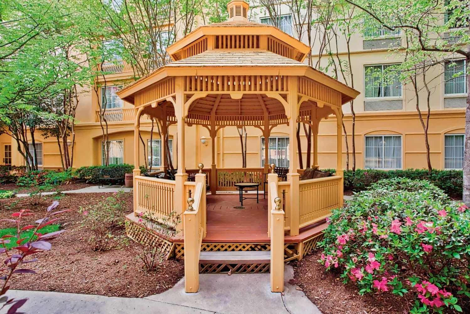 La Quinta Inn & Suites by Wyndham Univ Area Chapel Hill (old)