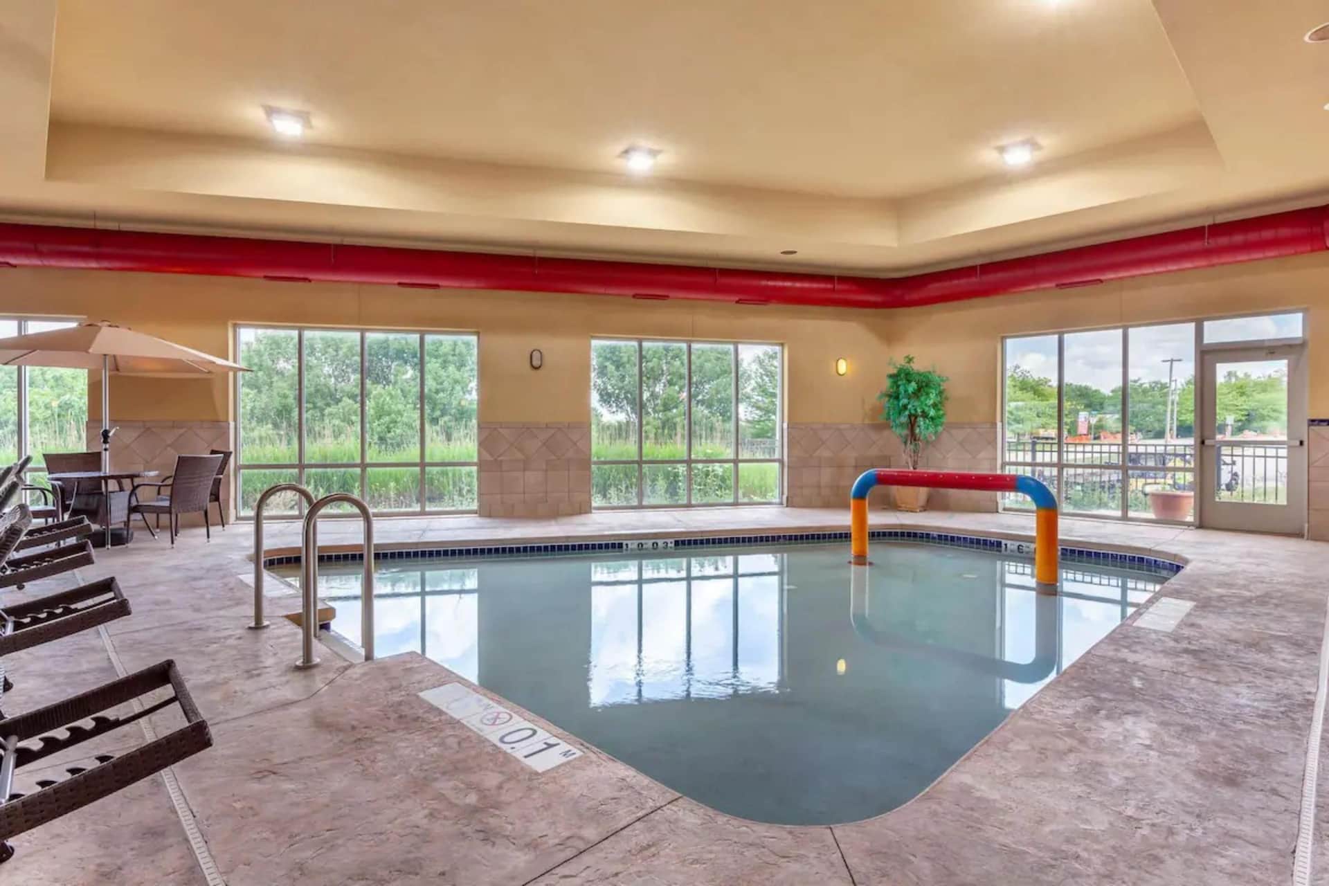 Holiday Inn Express & Suites Milwaukee NW – Park Place, an IHG Hotel