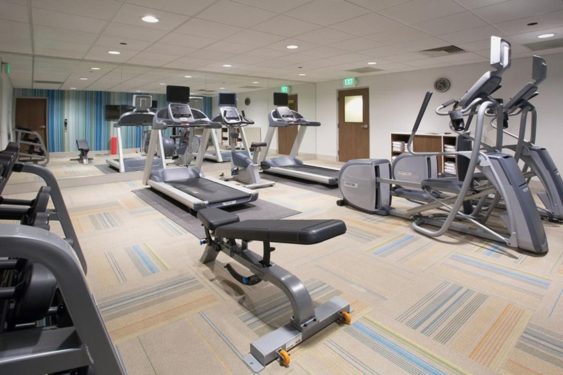 Holiday Inn Express & Suites - Toronto Airport South, an IHG Hotel