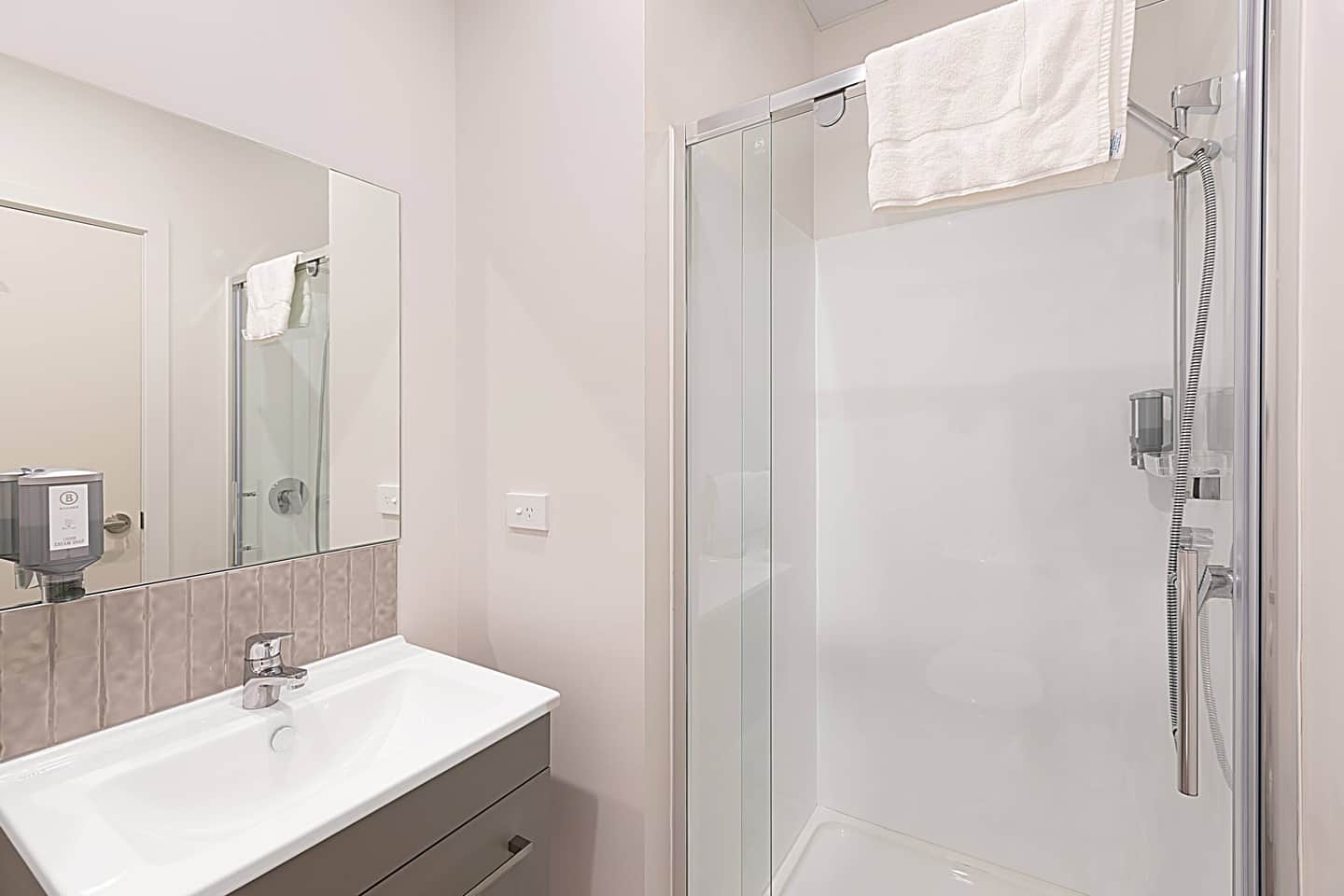 Ramada Suites Victoria Street West