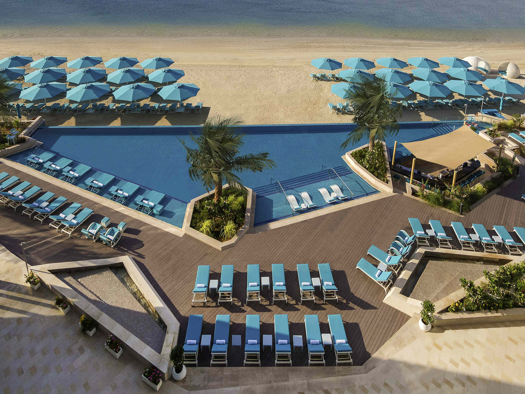 The Retreat Palm Dubai MGallery by Sofitel