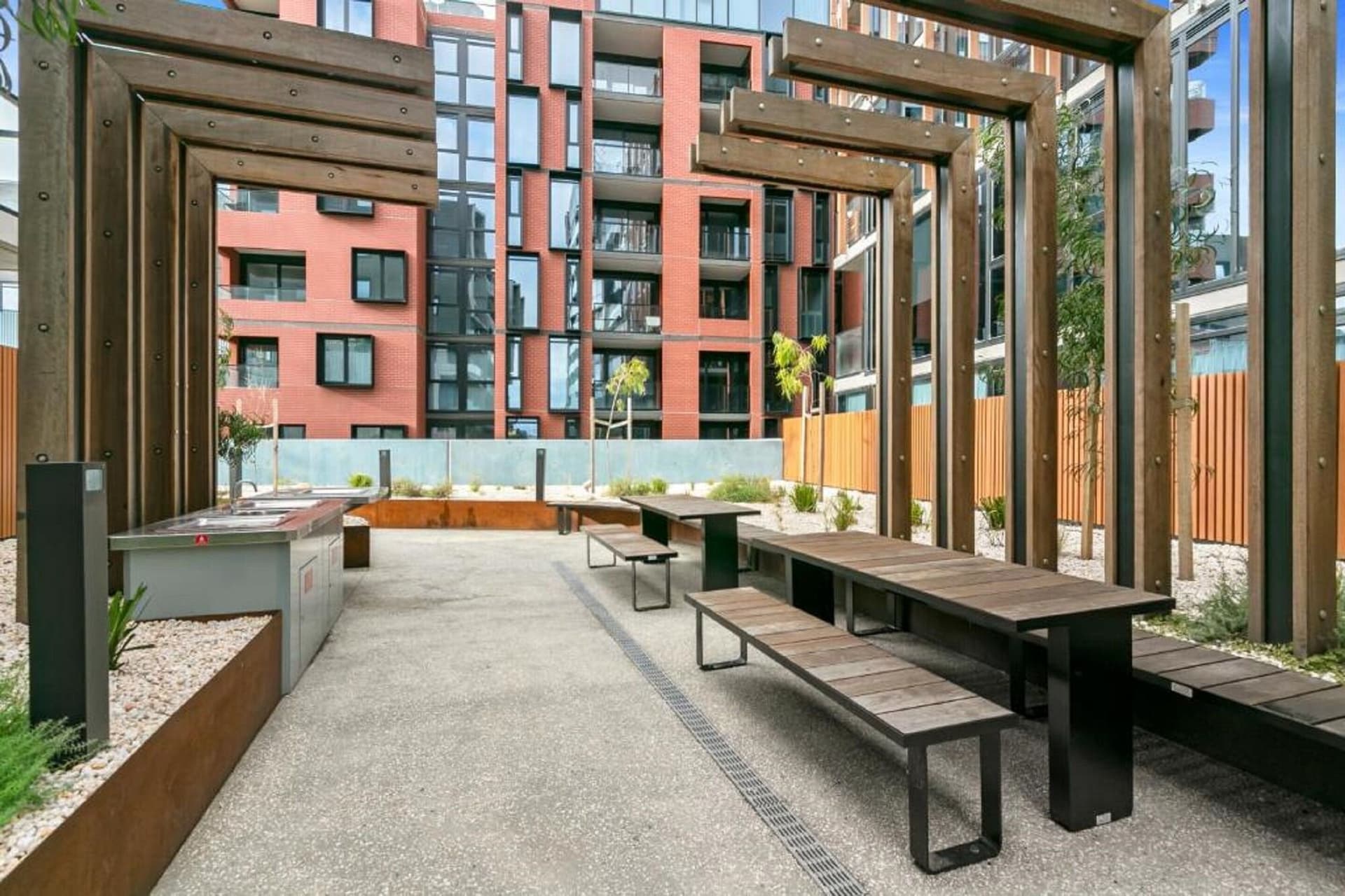 Melbourne City Apartment Hotel