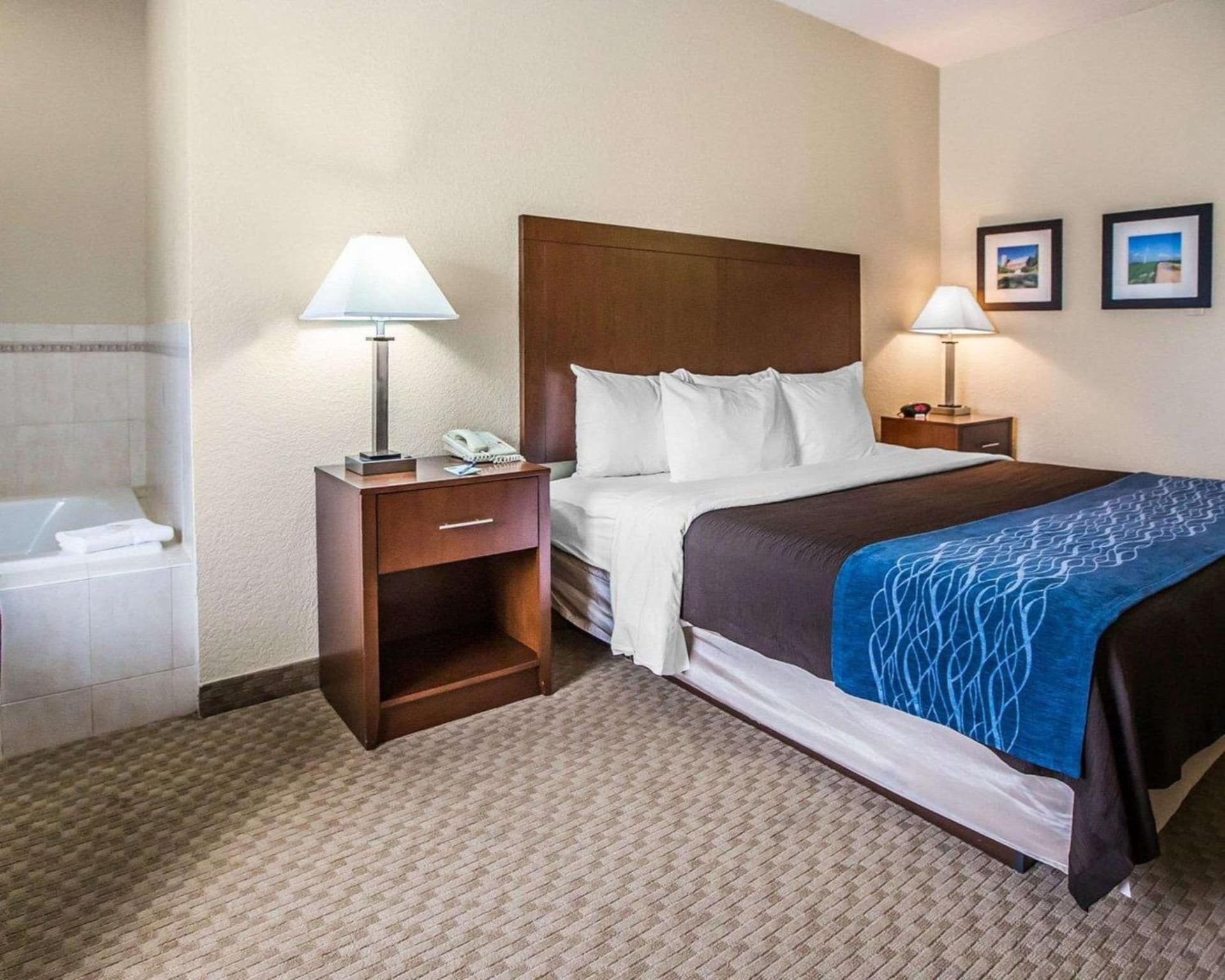 Quality Inn & Suites Dixon near I-88