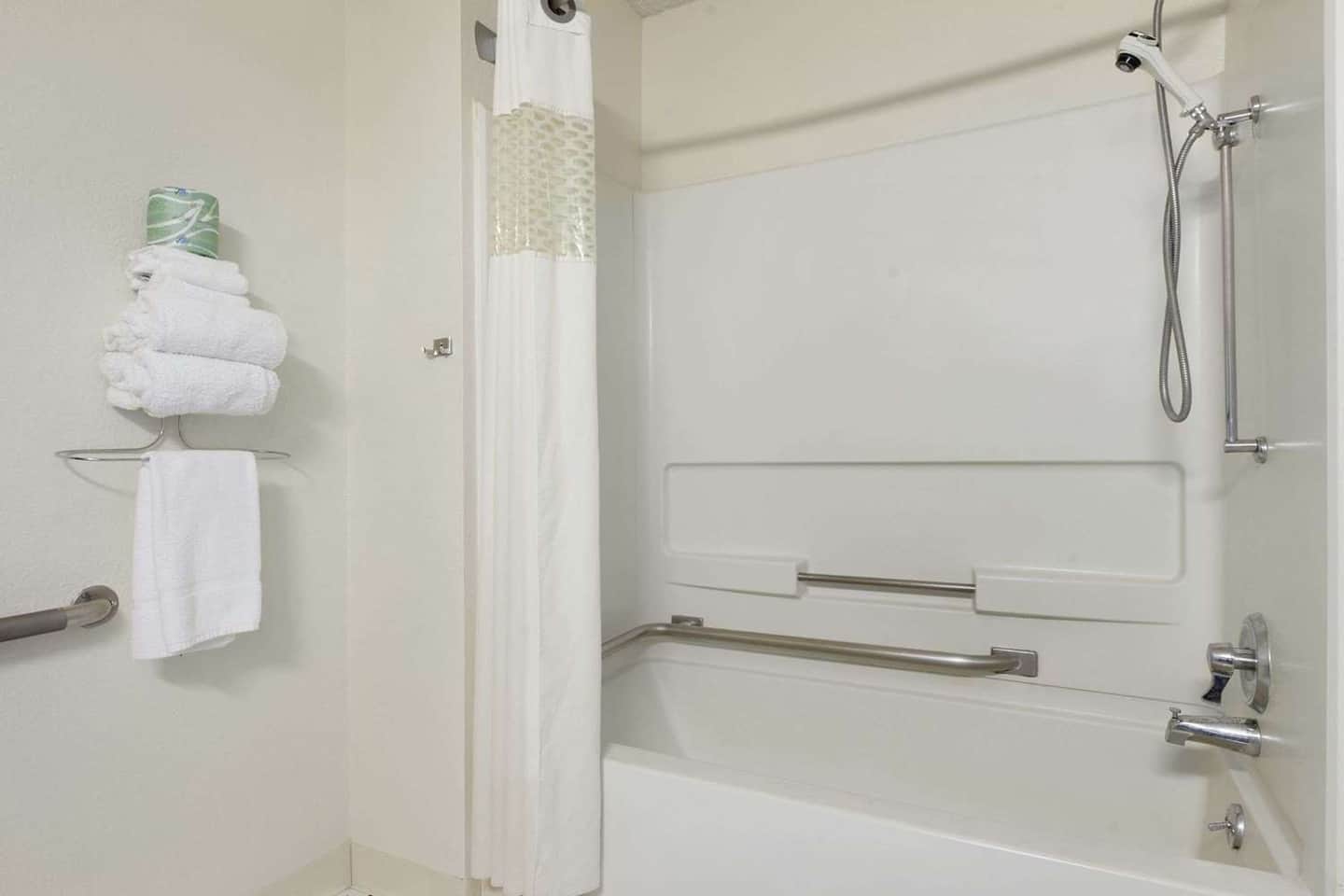 Super 8 by Wyndham Canton/Livonia Area