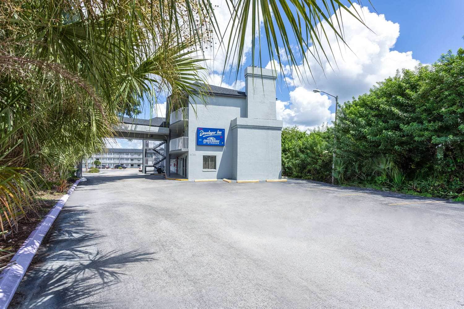 Howard Johnson by Wyndham Orlando Lake Buena Vista South