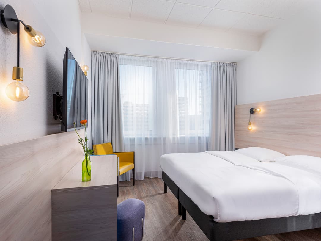 greet Berlin Alexanderplatz