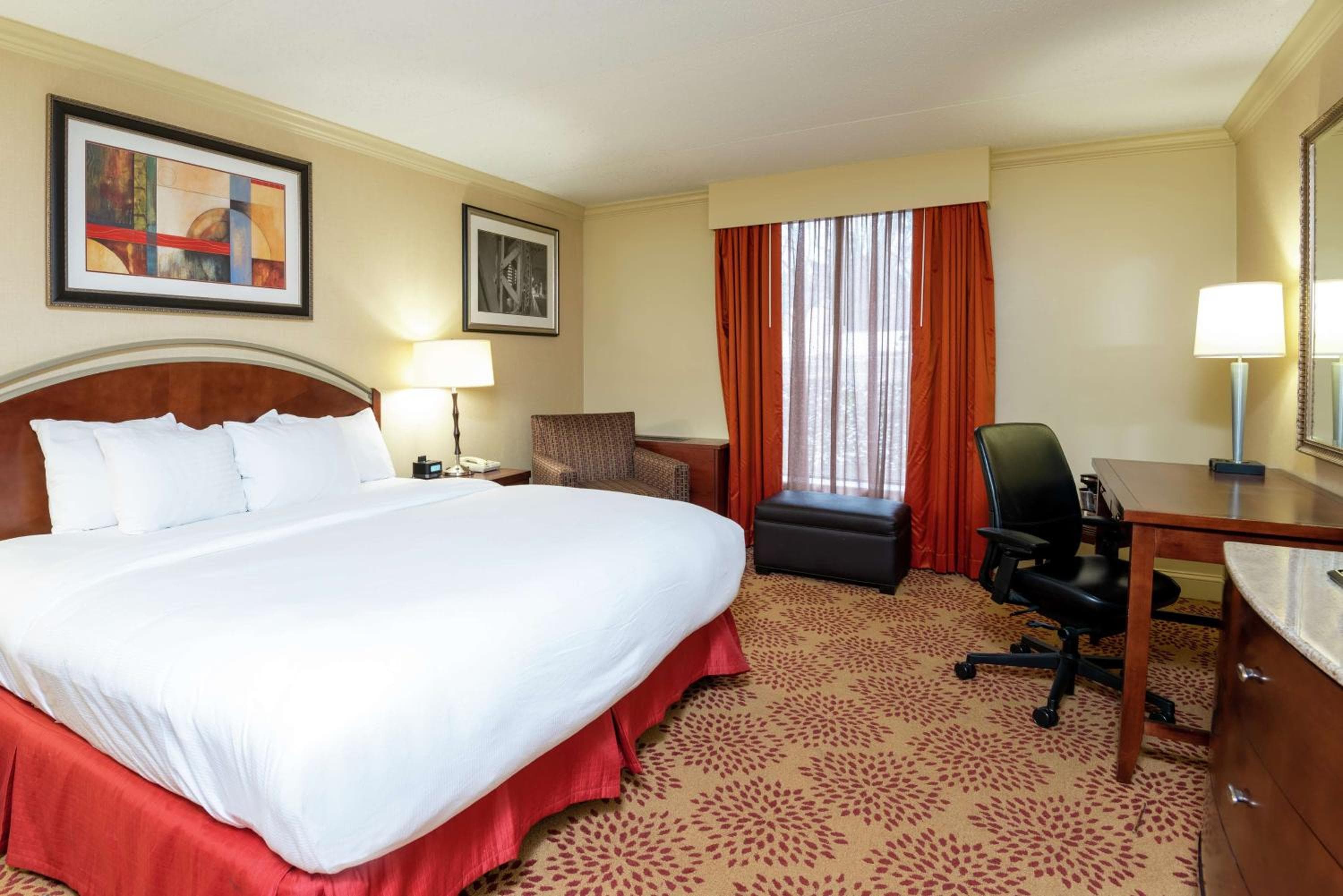 DoubleTree by Hilton Hotel Grand Rapids Airport
