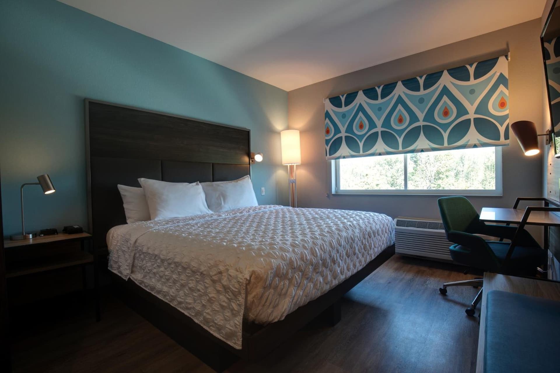Tru by Hilton Eugene