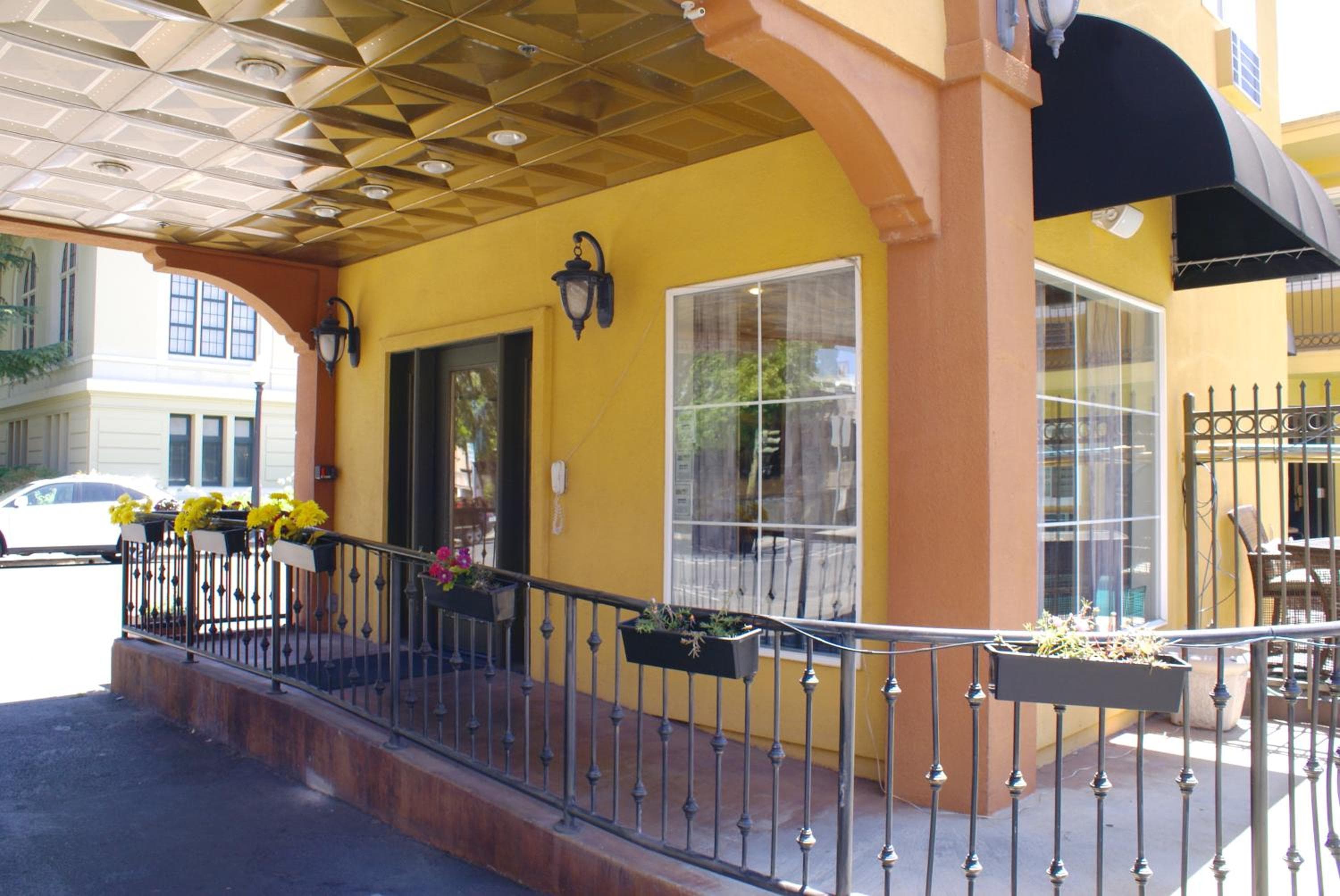 Napa Valley Hotel and Suites