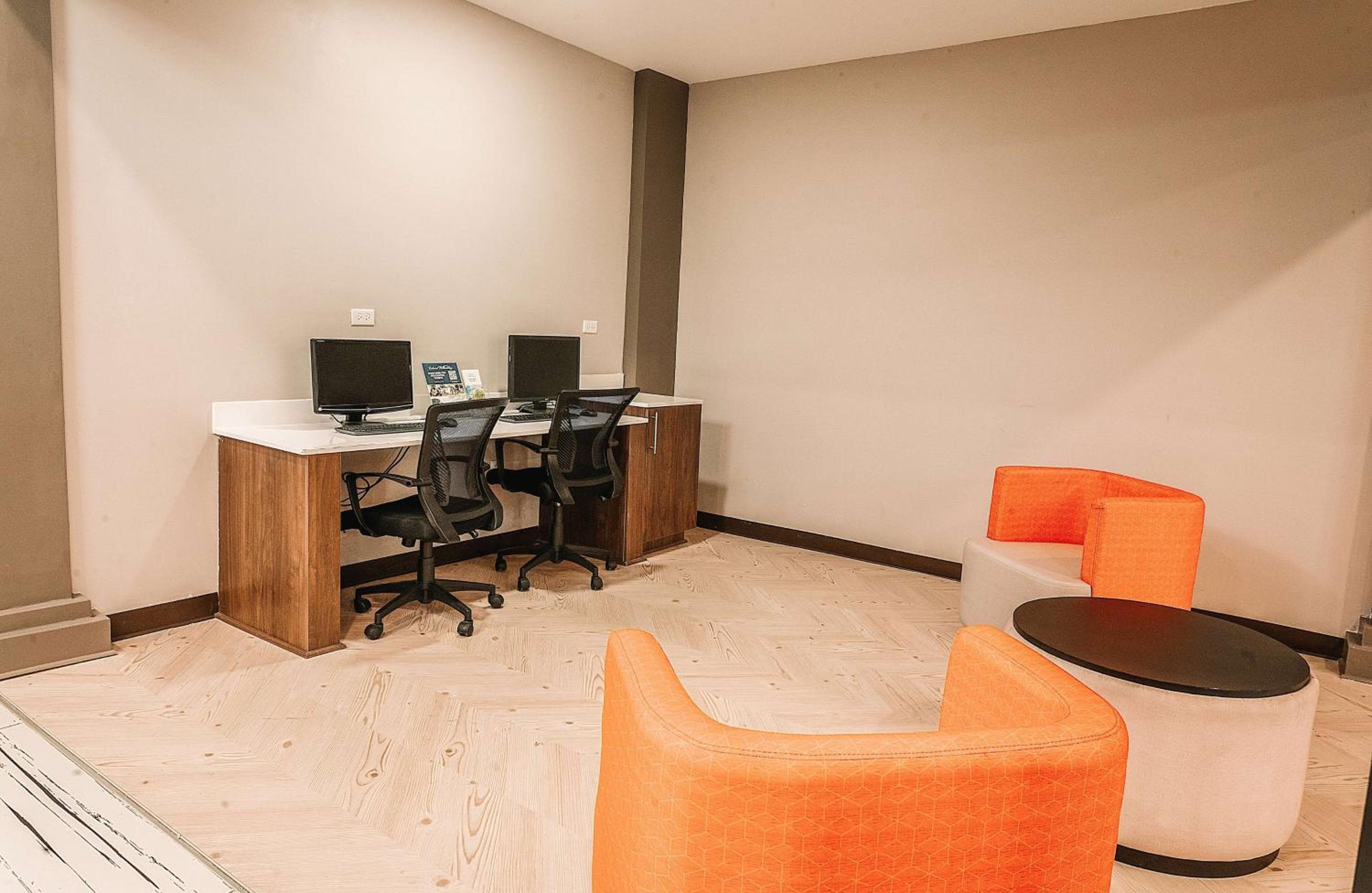 Wyndham Garden Williamsburg Busch Gardens Area