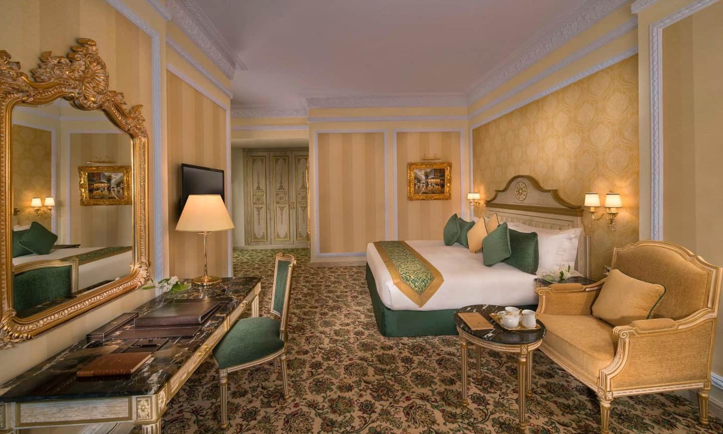 Royal Rose Hotel Abu Dhabi, Curio Collection by Hilton
