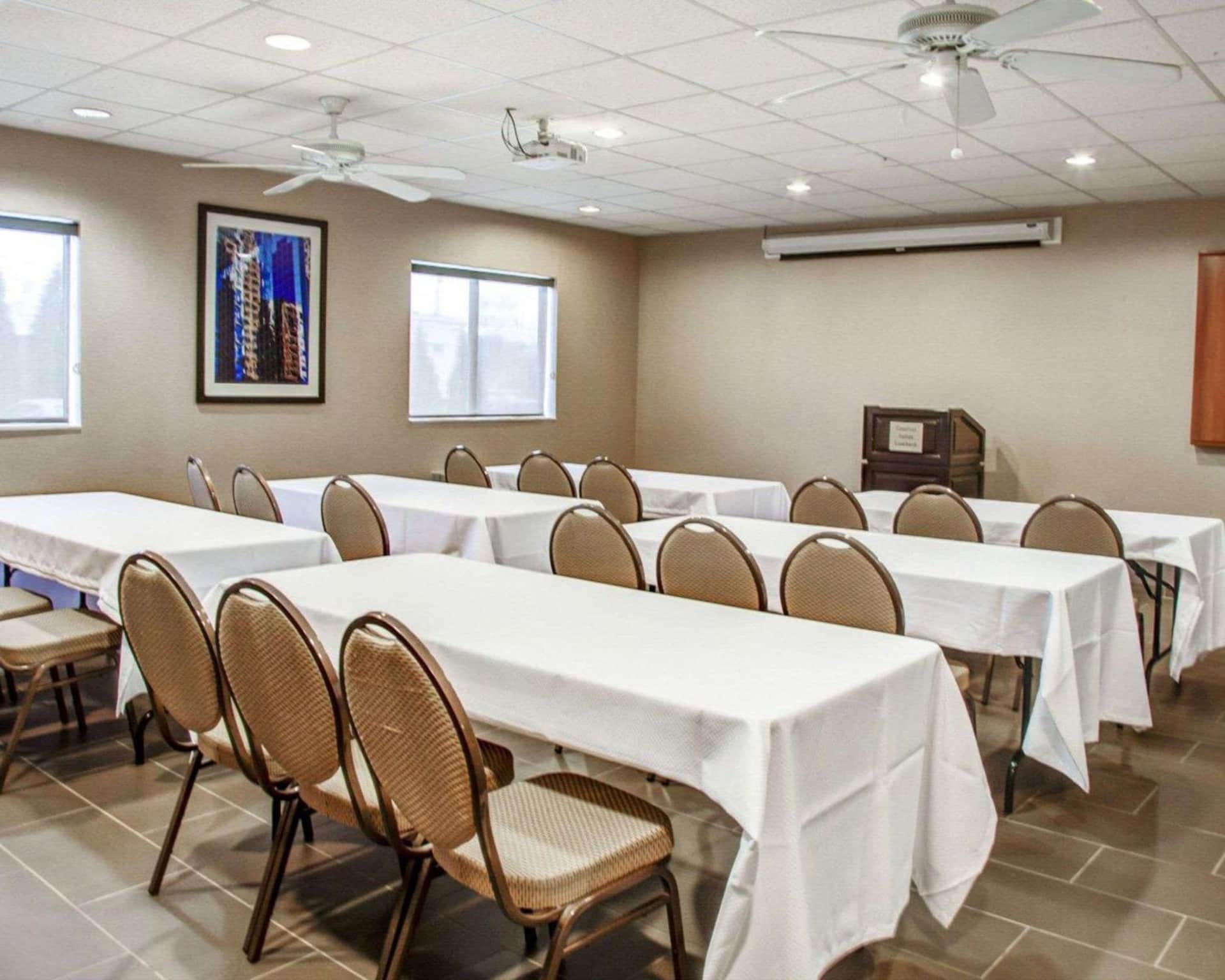 Comfort Suites Lombard/Addison