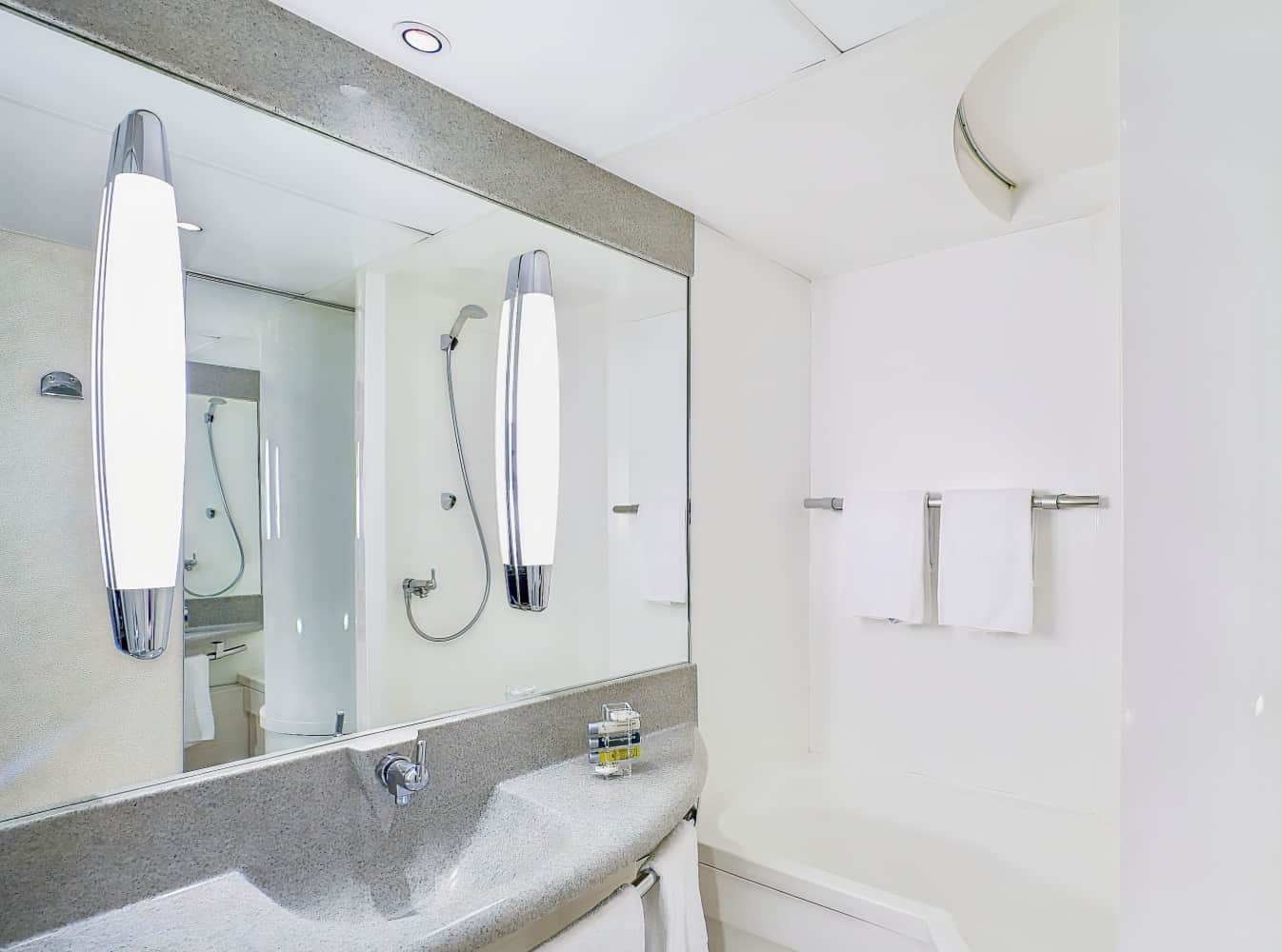 Novotel Lyon Nord Porte de Lyon